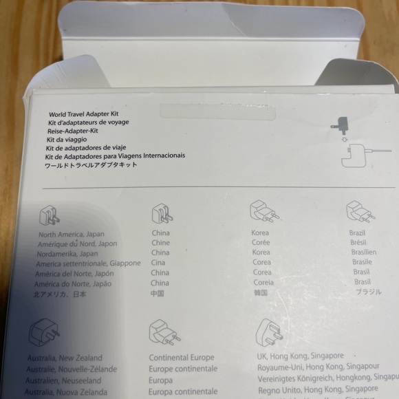 Apple MD837AM/A World Travel Adapter Kit - White. - Picture 2 of 4